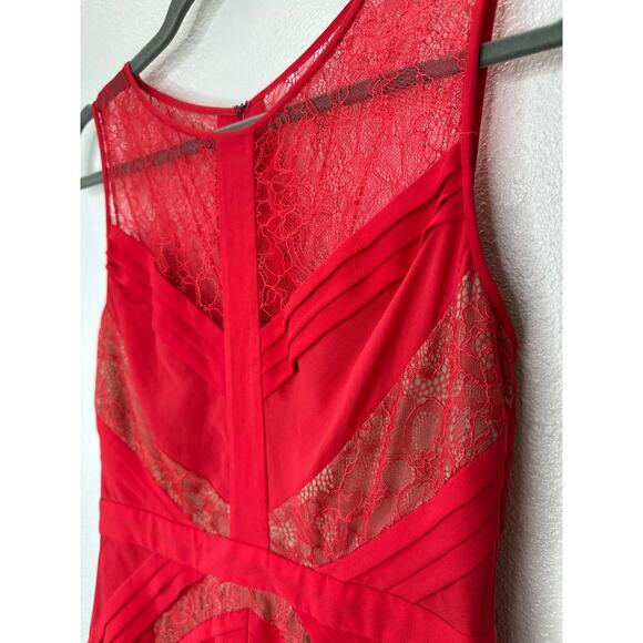 BCBGMAXAZRIA Raya Red Sleeveless Chevron Pleated Lace Dress 6 - Picture 5 of 16